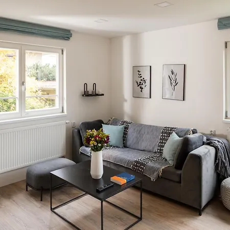 Minimalistic House In Vinohrady By Days Holiday home Prague