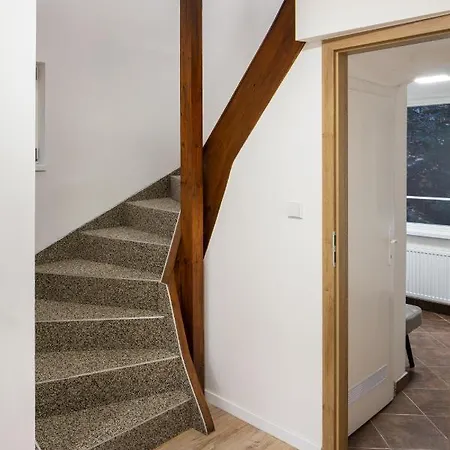 Minimalistic House In Vinohrady By Days